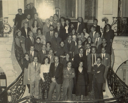 En el homenaje a J.Antonio Fernández Ordóñez, con Cristóbal Halfter, Santiago Amón, Eduardo Chillida, Antonio López, Lucio Muñoz, Juana Mordó, Eusebio Sempere,..., en el Casino de Madrid.