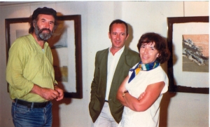 Enrique Gran con los pintores Amalia Avia y Lucio Muñoz. Amigos y compañeros.