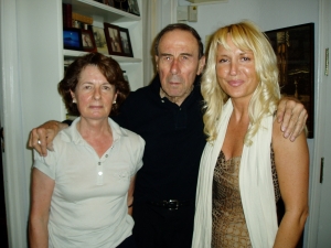 Cristino de Vera, su esposa Aurora Ciriza y Begoña Merino. Entrevista para el documental sobre Gran, En los brazos de la luz del director Marcos F. Aldaco. Madrid, 2009